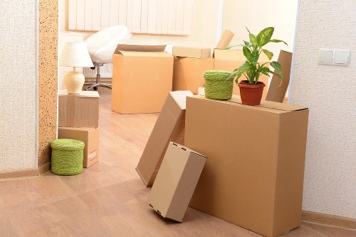 Office relocation packing and unpacking support in London